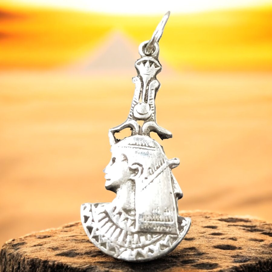 Egyptian Pharaoh Pendant in Silver 3 x 1.5 cm 2 g Art 675 - Bricks Masons
