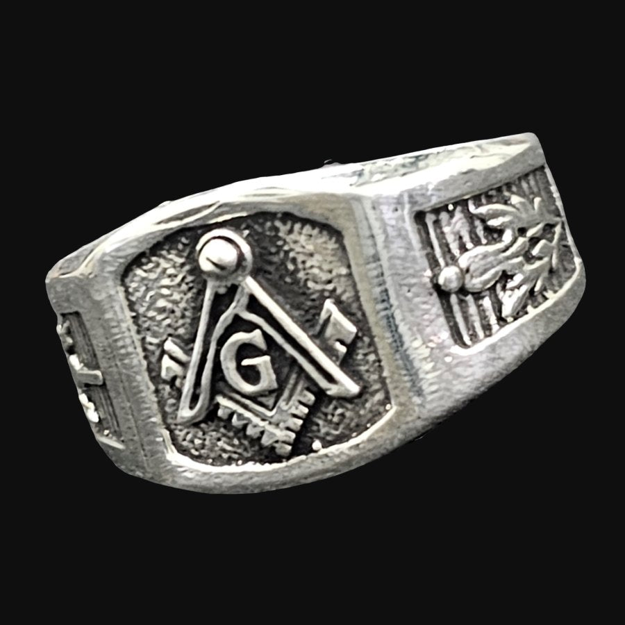 Masonic Ring with Shovel and Plumb Bob in Silver, Masonry Art. 92 - Bricks Masons