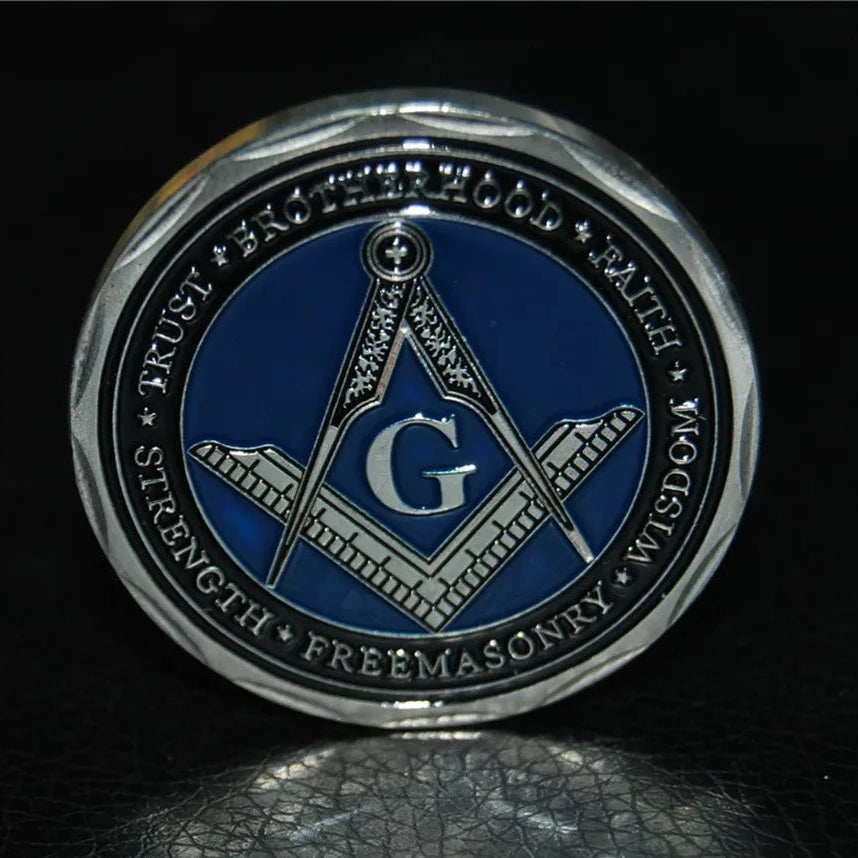 Past Master Blue Lodge Coin - Pillars & Masonic Tools Design - Bricks Masons