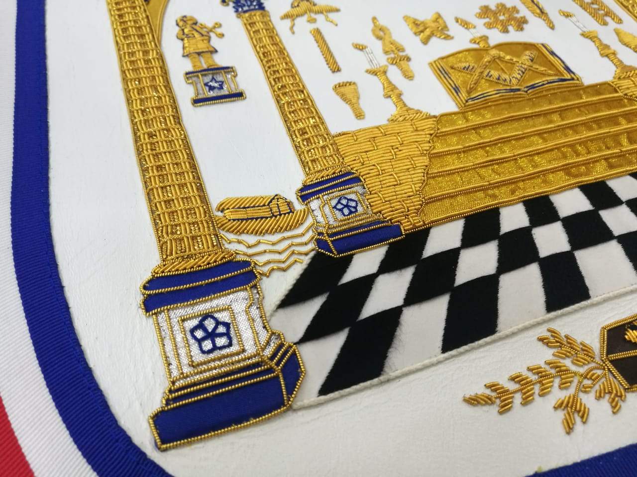 Master Mason Blue Lodge Apron - Hand Embroidered George Washington Masonic Apron