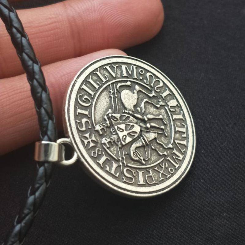 Knights Templar Commandery Necklace - Sigillum MilItum XPISTI Vintage